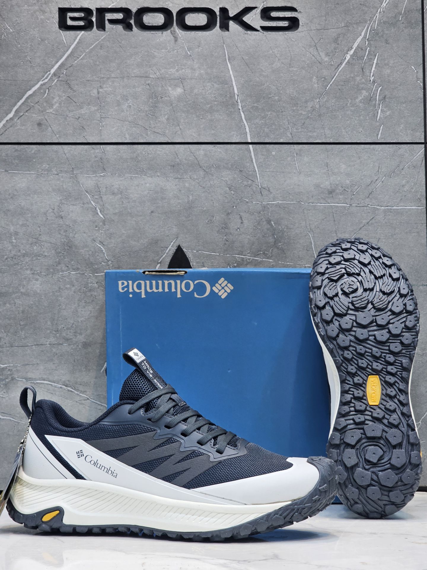کتونی طبیعت گردی کلمبیا ضدآب/سایز 40 الی 45/Columbia GORE-TEX/ فروش عمده و تک