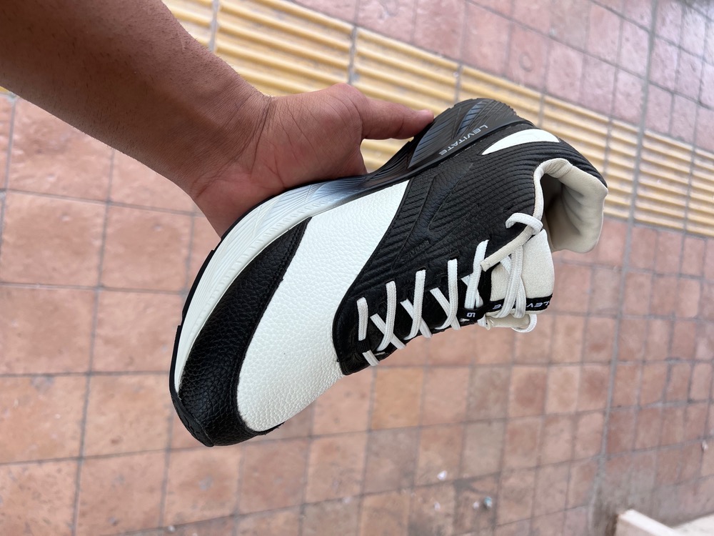 کتونی بروکس چرمی مدل Brooks LEVITATE مردانه کیفیت بالا و قیمت ارزان وارداتی