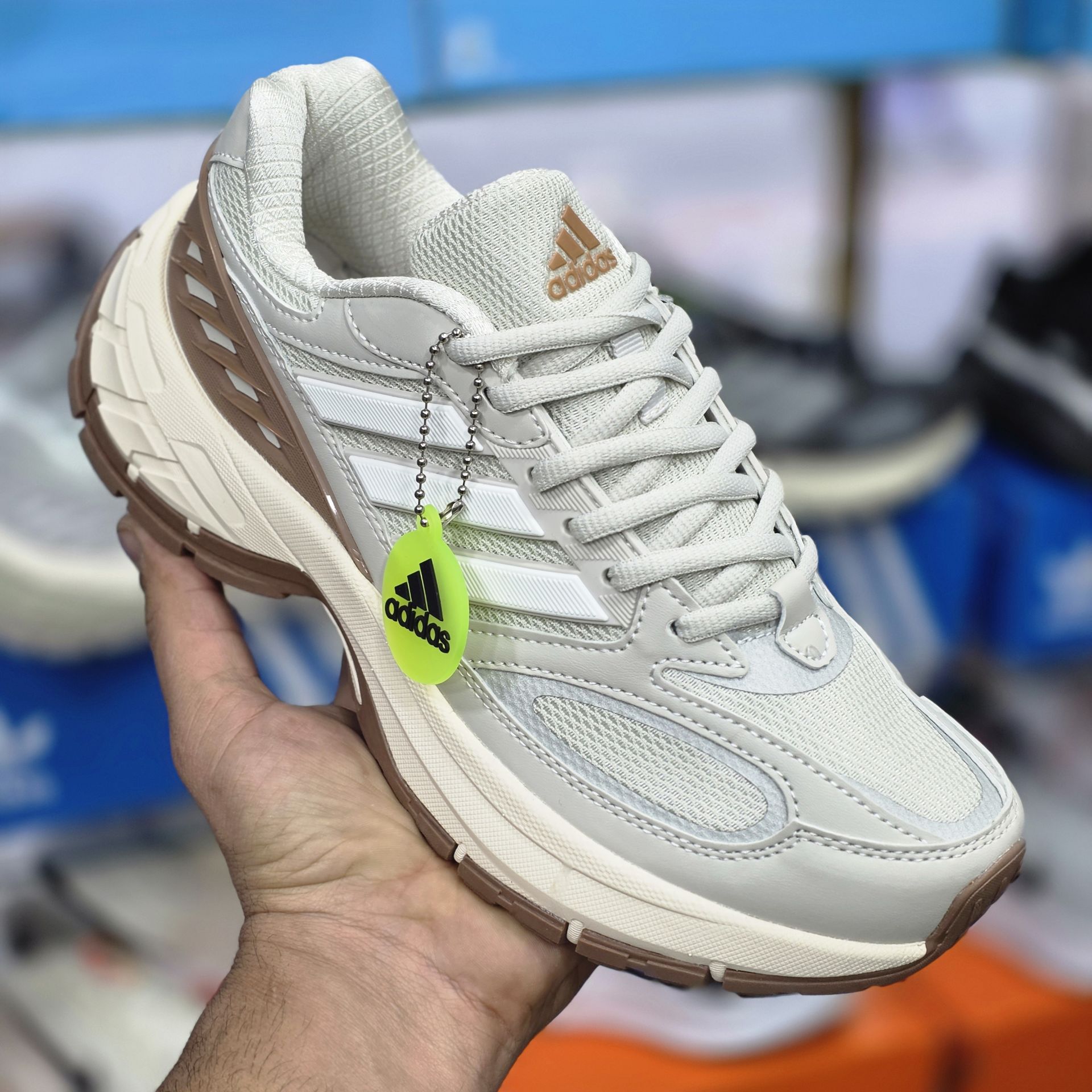 کتونی آدیداس مردانه و زنانه مدلAdidas Response CL  چهار رنگ سایز 40تا45 ساخت ویتنام  مستر کوالیتی