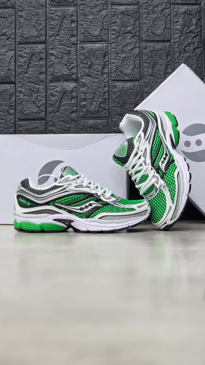 کتونی ساکونی مدل تور درشت Saucony صدرصد وارداتی ساخت ویتنام کیفیت عالی زنانه و مردانه 40تا45
