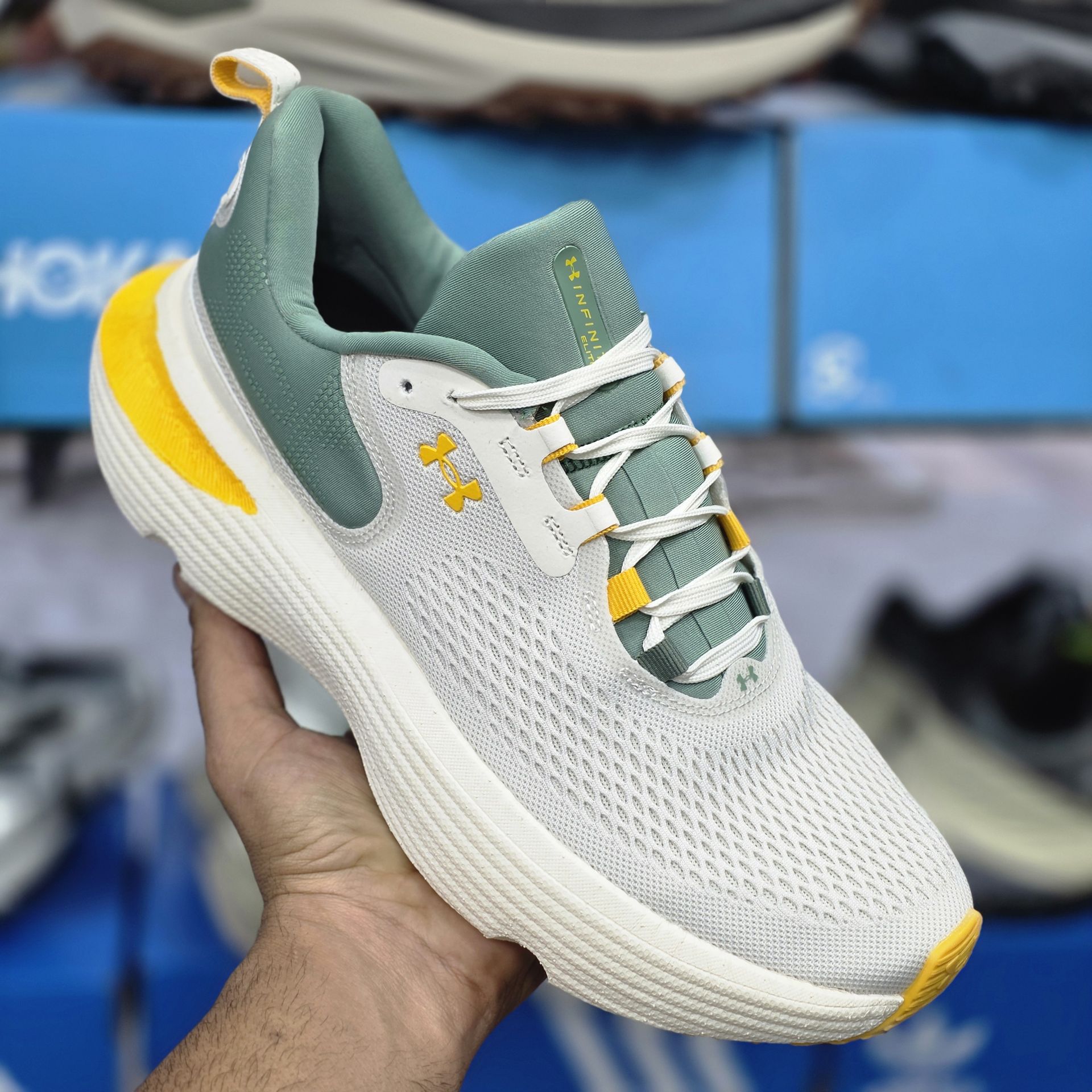 کتونی اندرارمو under armour مردانه وارداتی کیفیت بالا ساخت ویتنام